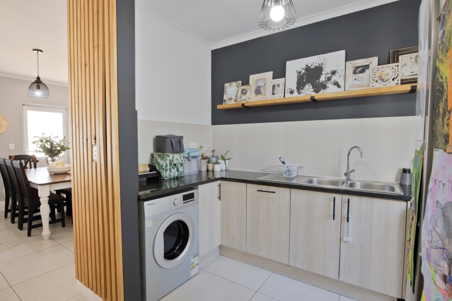 3 Bedroom Property for Sale in Sunningdale Western Cape